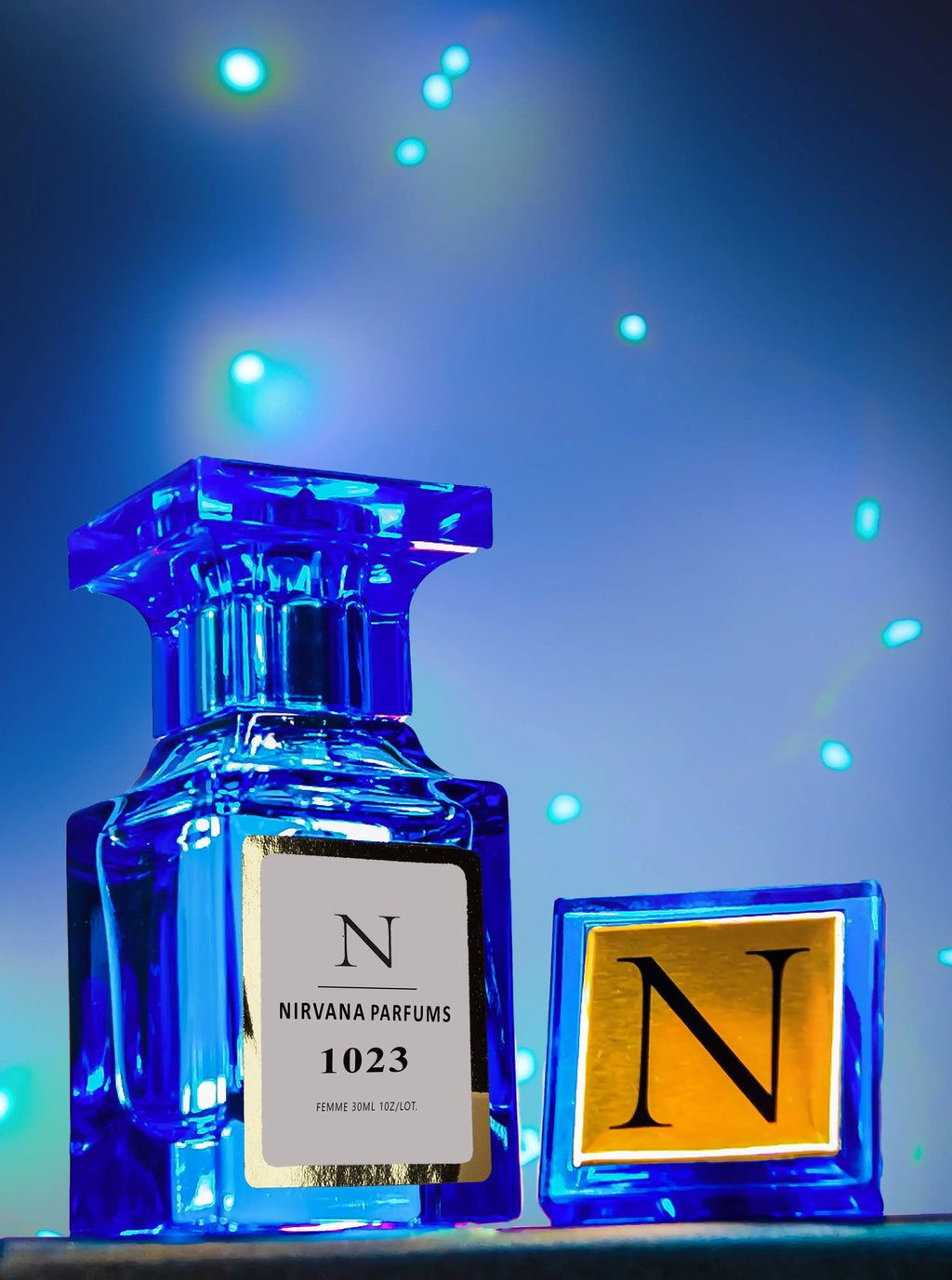 NIRVANA GOLD LINE 1023 recuerda a Bianco Latte. Unisex. Frasco Pack 30 ml www.nirvanaparfums.es